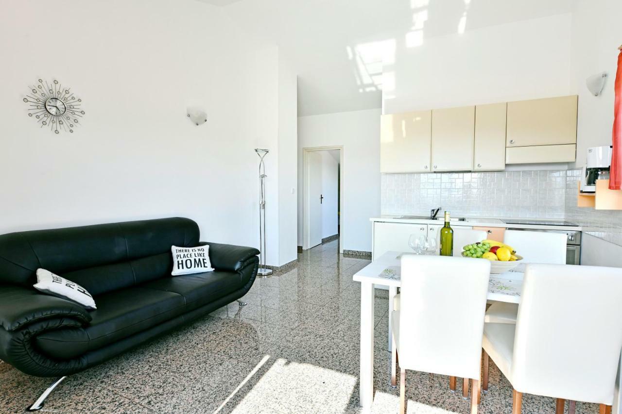 Apartman Del Mar Appartement Poreč Buitenkant foto
